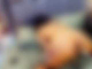 emily-86's Live Sex Cam Show