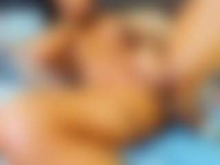 emily-86's Live Sex Cam Show