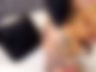 emily-86's Live Sex Cam Show