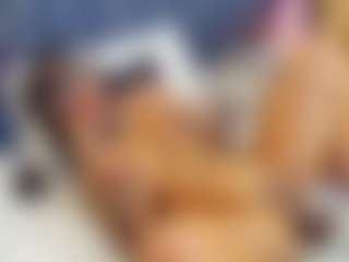 emily-86's Live Sex Cam Show