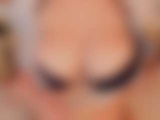 llanaa's Live Sex Cam Show