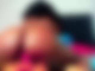 Live cam show with MelodyBae - Living Room on Chatstar