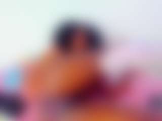 Live cam show with MelodyBae - Living Room on sexylive.show