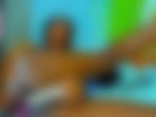 Live cam show with MelodyBae - Sexwebcam Black on Livezox
