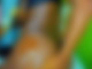 Live cam show with MelodyBae - Flashing on madthumbs