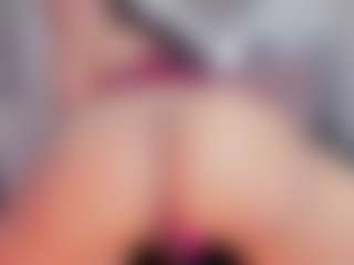 Live cam show with MiaPearls - Red Hair on luckytryst.com