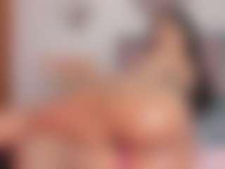 Live cam show with MiaPearls - Skinny on Camsoda