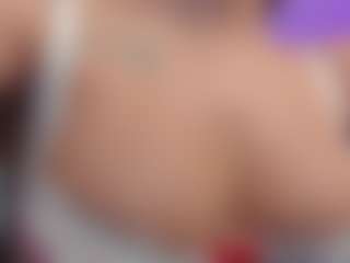 Live cam show with KatieNolan - Living Room on Nude Live Now