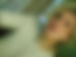 Live cam show with TsPostOphere - Average on eurowanks.com