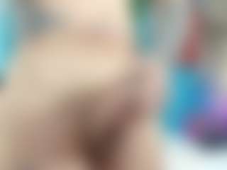 Live cam show with Queenramona-hot - Black Hair on Camsoda