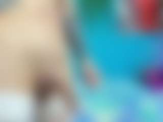 Live cam show with Queenramona-hot - Black Hair on WildCum