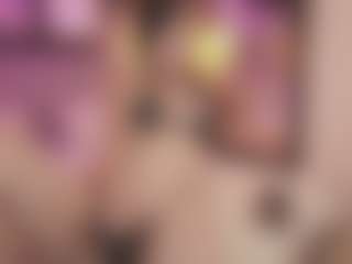 Bellatslatina's Live Sex Cam Show