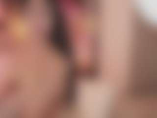 Live cam show with Bellatslatina - Tease on SpunkLive