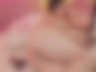 Live cam show with Bellatslatina - Brown Eyes on SpunkLive
