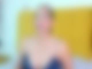 Live cam show with Shanon-mature - Bedroom on Camsoda