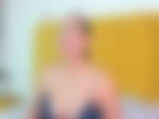 Live cam show with Shanon-mature - Tease on Camsoda