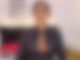 Live cam show with Shanon-mature - Petite on CamClone
