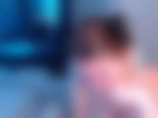 Live cam show with DaniellaTrue1 - Petite on TeamSkeetLive