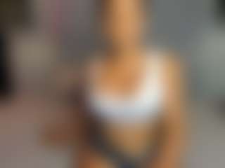 Live-Cam-Show mit Sexy Angel - Tease Black auf Camsoda