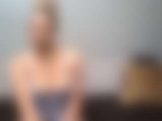 Live cam show with JourniFoxx - Facial on SxyPornLive