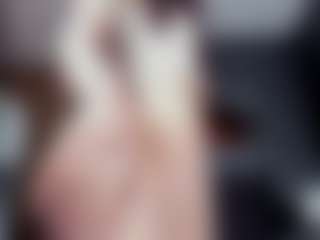 Live cam show with Nicole - Camel Toe on crypto-cams