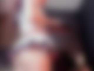 Live cam show with Nicole - Small Tits on Milfs Live