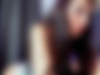 Live cam show with Nicole - Living Room on StripNow