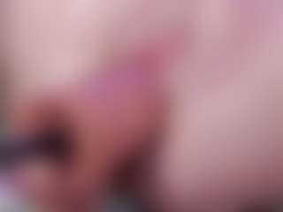Live cam show with nikitasunrise - Fingering MILF on Livezox