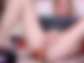 Live-Cam-Show mit nikitasunrise - Fingering MILF auf Camsoda