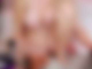 Live cam show with nikitasunrise - Fingering MILF on Hubzter Live