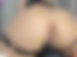 Live cam show with Angie-Roses - Lingerie on TeamSkeetLive