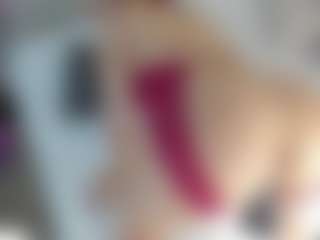 Live cam show with Angie-Roses - Smooth on Camsoda