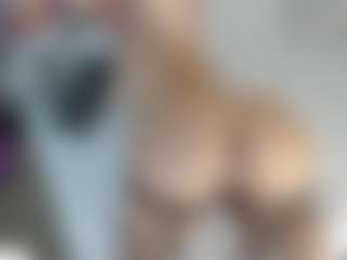 Live cam show with Angie-Roses - Body on Camsoda