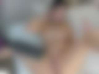 Live cam show with Angie-Roses - Brown Eyes Curvy on Gym Cam Girls