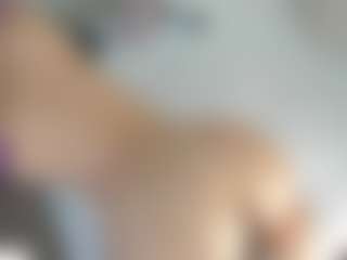 Live cam show with Angie-Roses - Curvy Small Tits on Camsoda