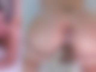 Live cam show with Angie-Roses - Flashing on 1on1-livenow