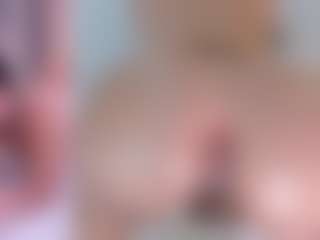 Live cam show with Angie-Roses - Strip on alttransgirls