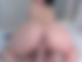Live cam show with Angie-Roses - Brown Eyes on Gym Cam Girls