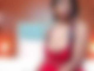 PinkCeleste MILF webcam performer live streaming