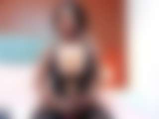 PinkCeleste MILF webcam performer live streaming