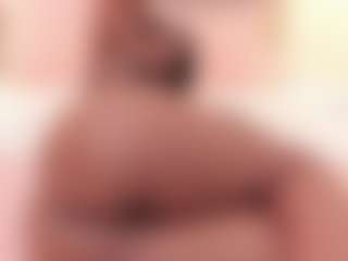 PinkCeleste MILF webcam performer live streaming