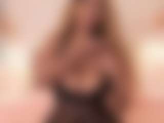 Live cam show with PinkCeleste - Middle Aged on fapnchat