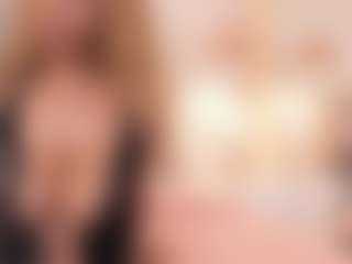 Live cam show with PinkCeleste - Gamer Ebony on Milfs Live