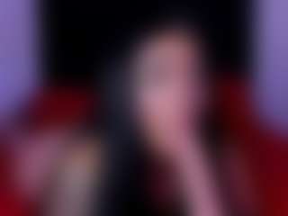 Live cam show with Dakota Steelee - Striptease on AdultVida.com