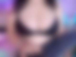 Zalymature MILF webcam performer live streaming