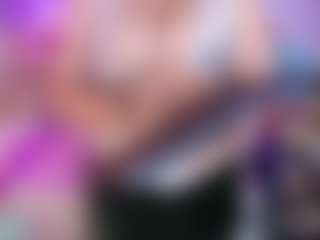Live cam show with Zalymature - Mature Young Adult on CamClone