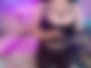 Zalymature MILF webcam performer live streaming