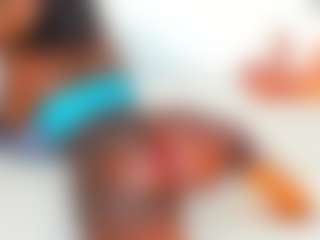 Live cam show with freaky_girl - Petite on googirlz