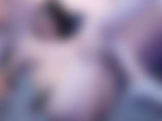 Live cam show with Lesliee22 - Nipple Piercings on AdultVida.com