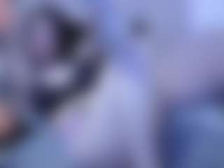 Live cam show with Lesliee22 - Nipple Piercings on CamClone